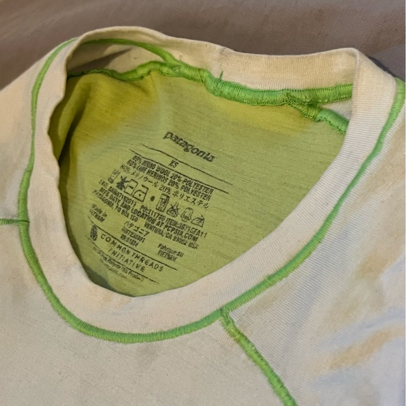 Patagonia Women’s XS Merino Wool Tee - Picture 4 of 6